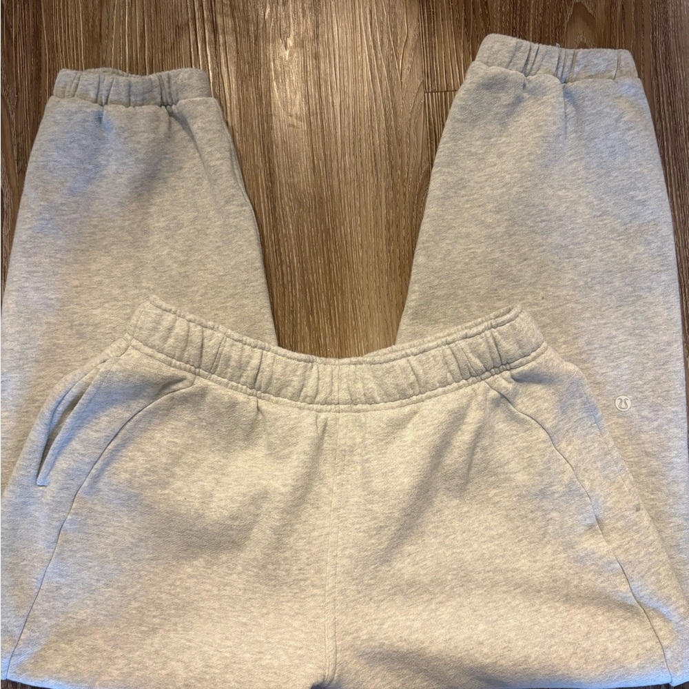 LULULEMON GREY FLEECE JOGGERS - S/P